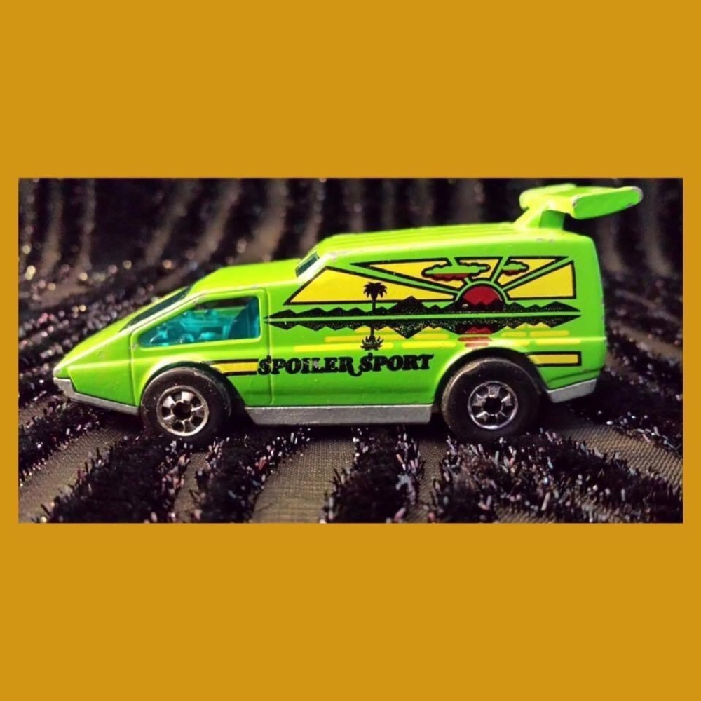 VTG 70s HOT WHEELS Neon Green Spoiler Sport 1976 Hong Kong Diecast Toy Car Van